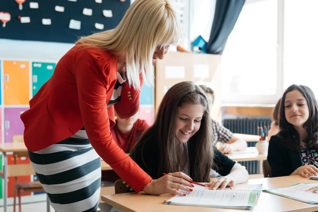 Imagem - 4-motivos-para-adotar-as-atividades-interativas-na-sua-escola