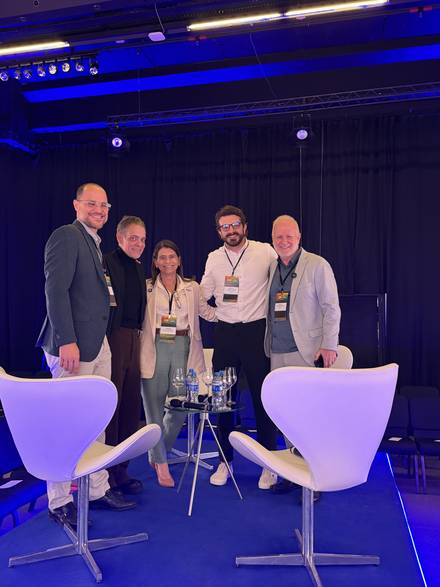 A mesa do Painel Financeiro
